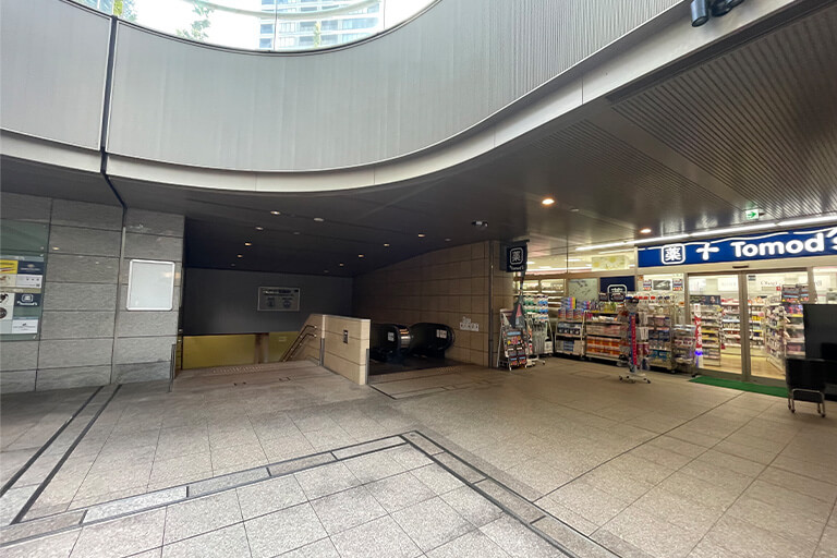 白金高輪駅4番出口